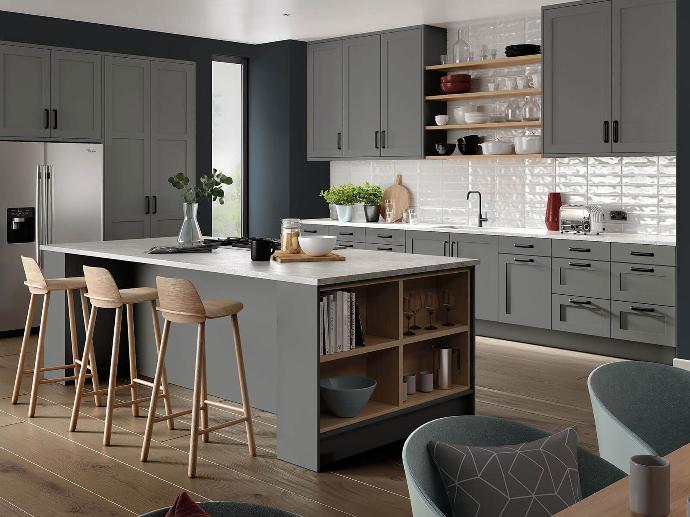 Tall shaker hot sale kitchen cabinets